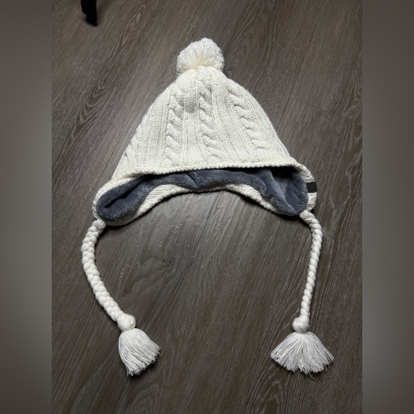 Mountain Hardware Columbia Cozy White Knit Hat - Picture 1 of 3